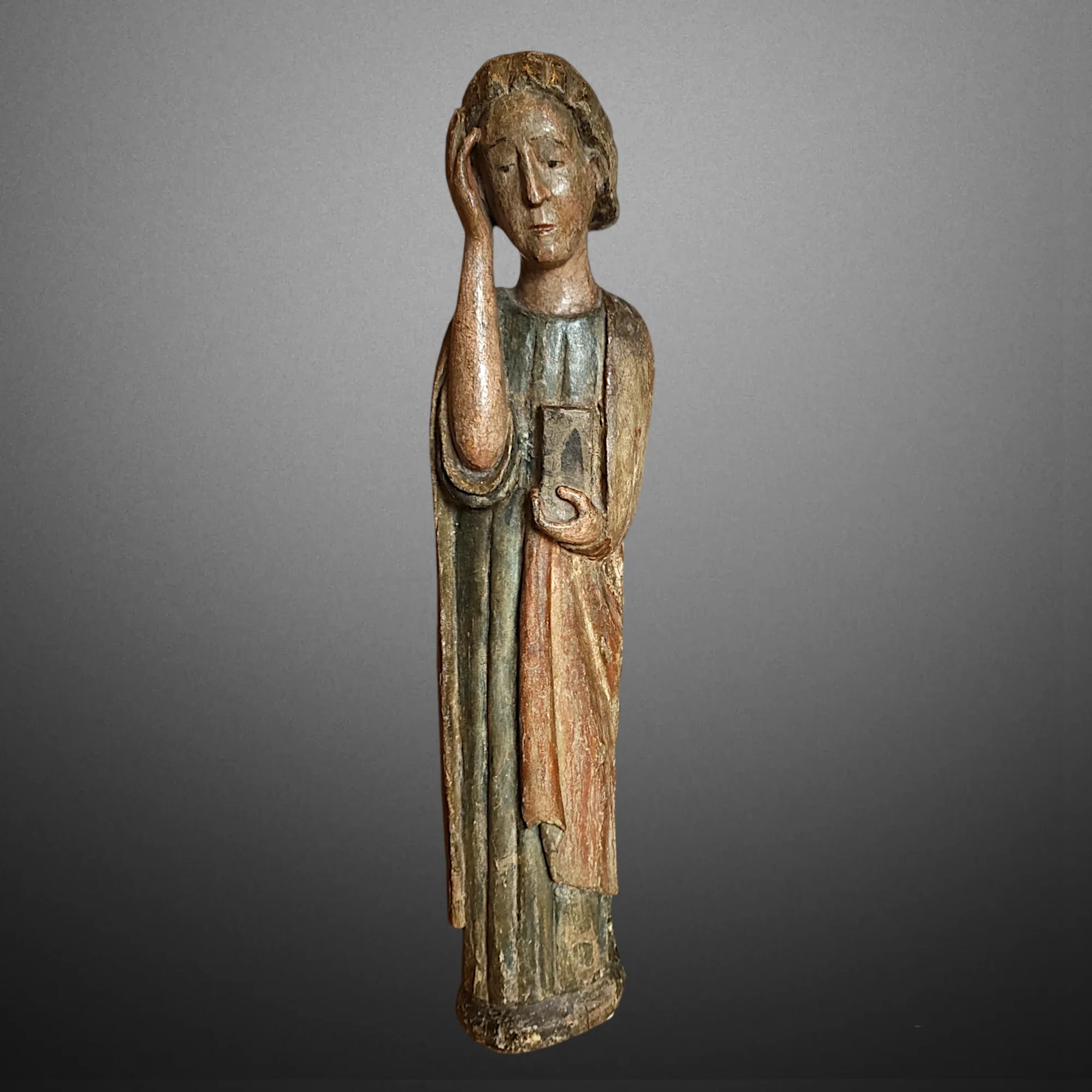 Heiliger Johannes am Kalvarienberg Polychromiertes Holz. Hauptansicht der Skulptur