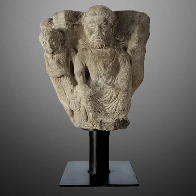 Provenzalisches romanisches Kapitell. Herodes und der Kindermord von Bethlehem. Hauptansicht der Skulptur