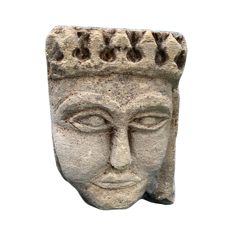 Corbel depicting a crowned queen.