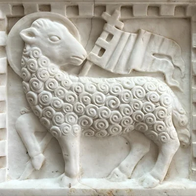 Marble Agnus Dei - Florence - Quattrocento. Coat of arms of the Arte della Lana. View number 1