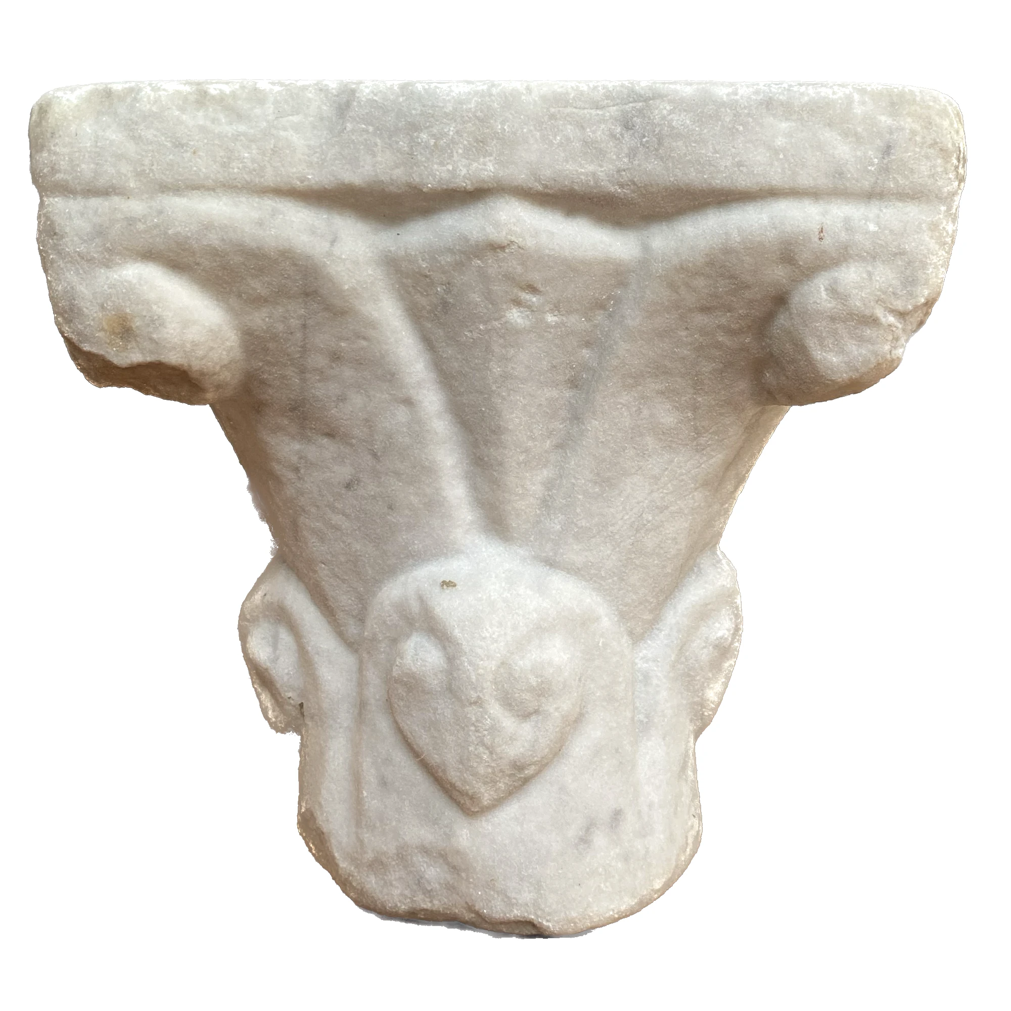 Chapiteau roman en marbre,  Marbre blanc, Occitanie, France