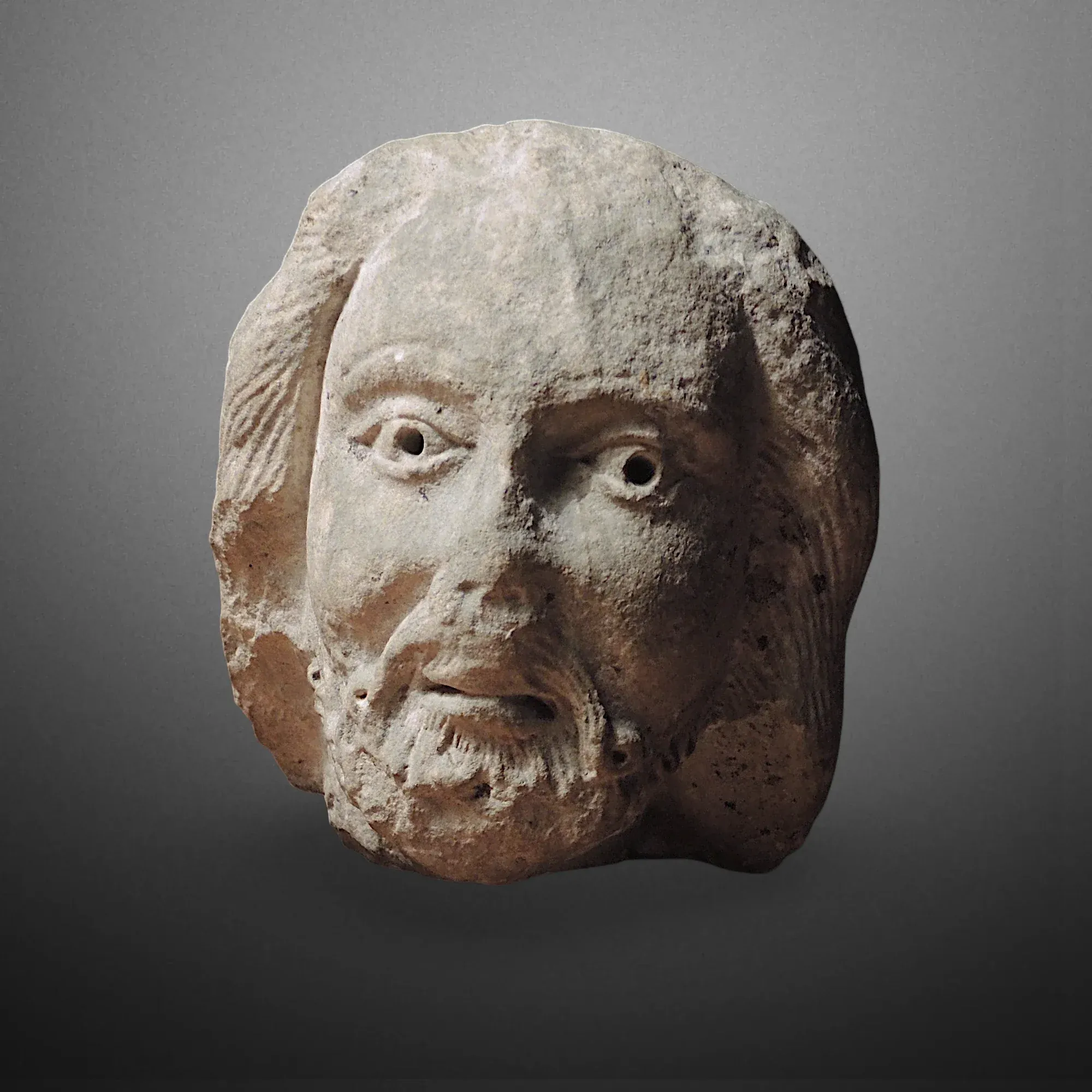 Tete de prophete en marbre romane Sud de la France. Vue principale de la sculpture