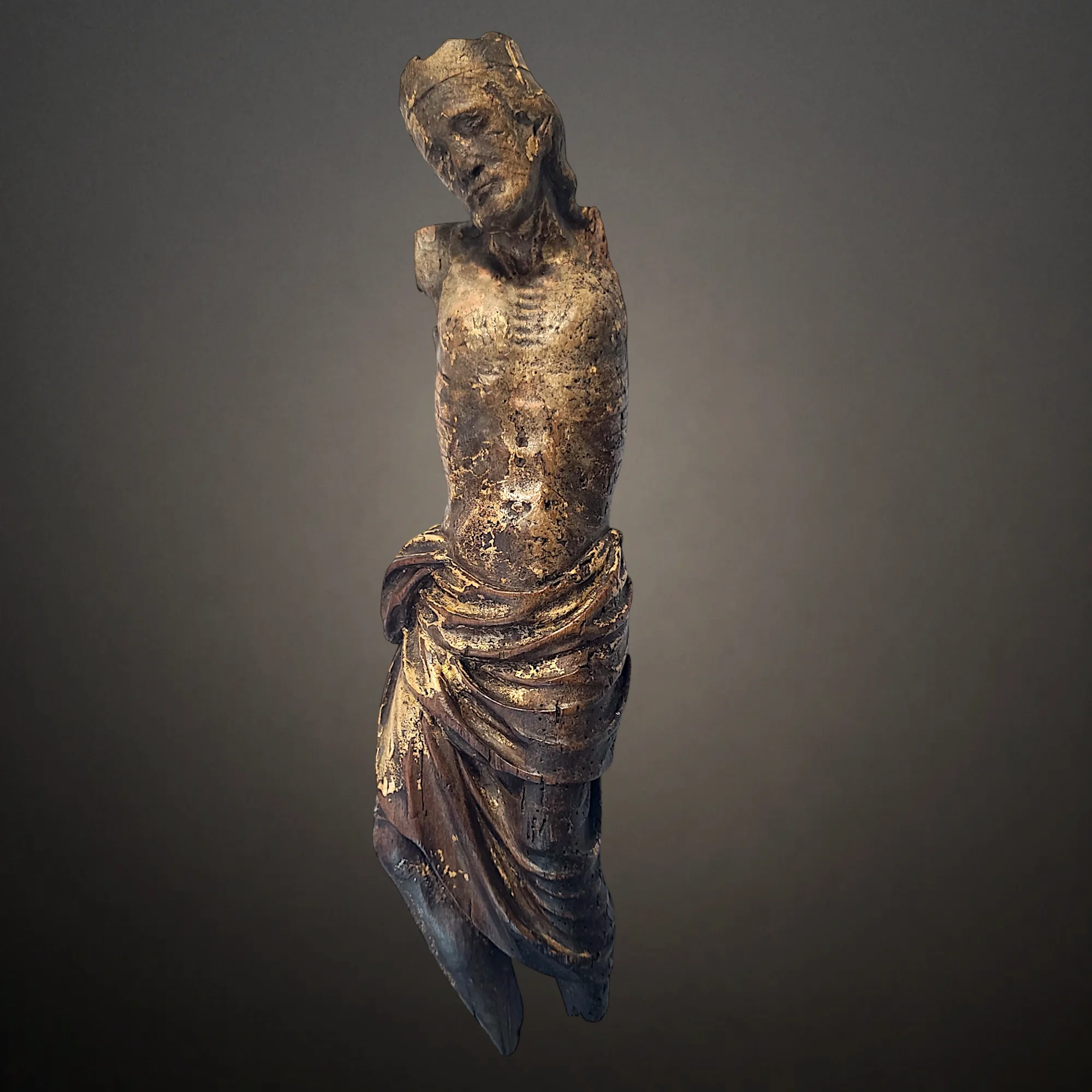 Christ en croix couronné, Bourgogne Dernier tiers du XIIIe siècle Vue numéro 3