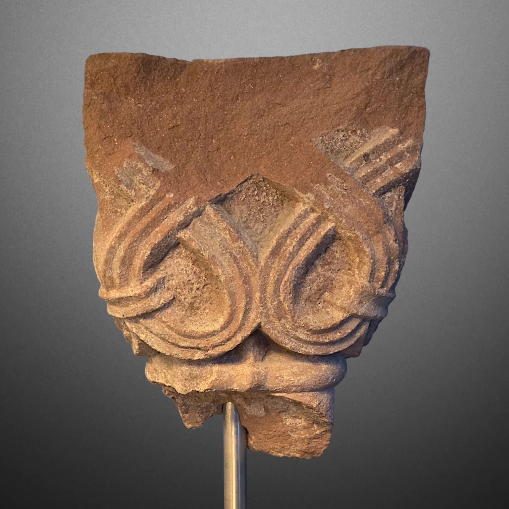 Chapiteau roman à décors d’entrelacs. Franconie 12e siècle. Vue numéro 4